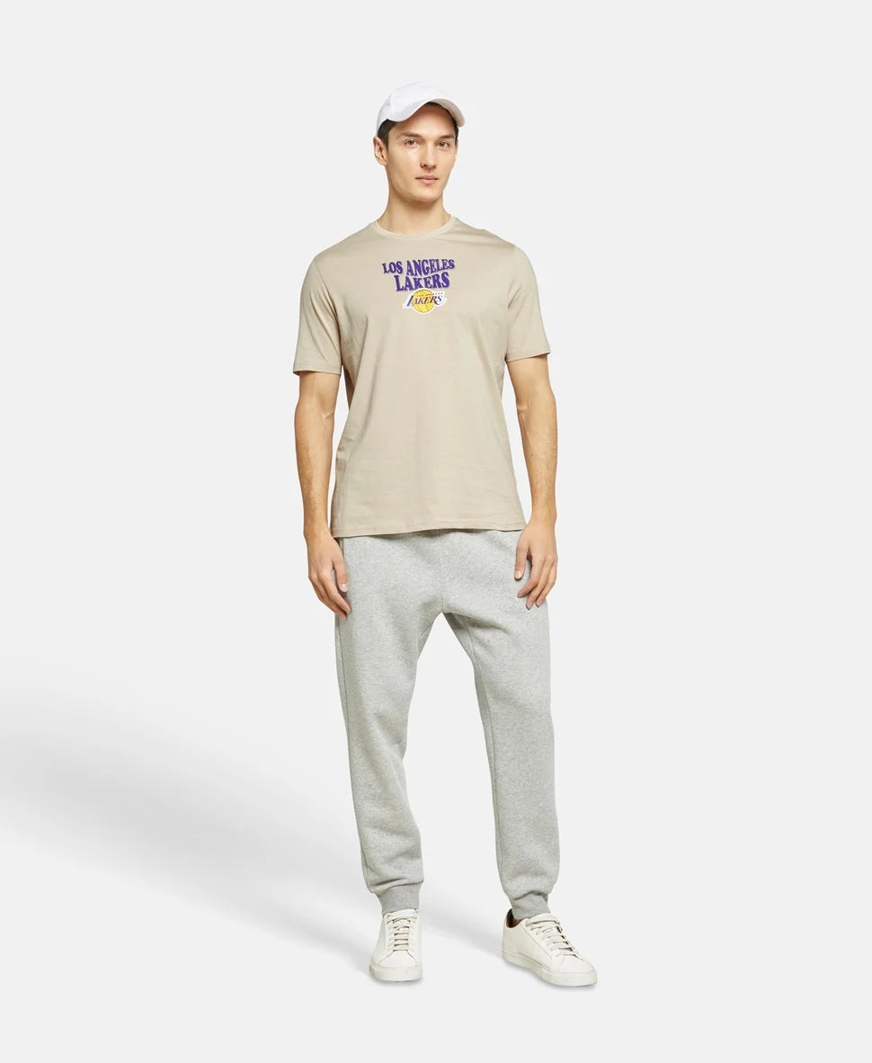 New Era Los Angeles Lakers férfi póló közepes logóval