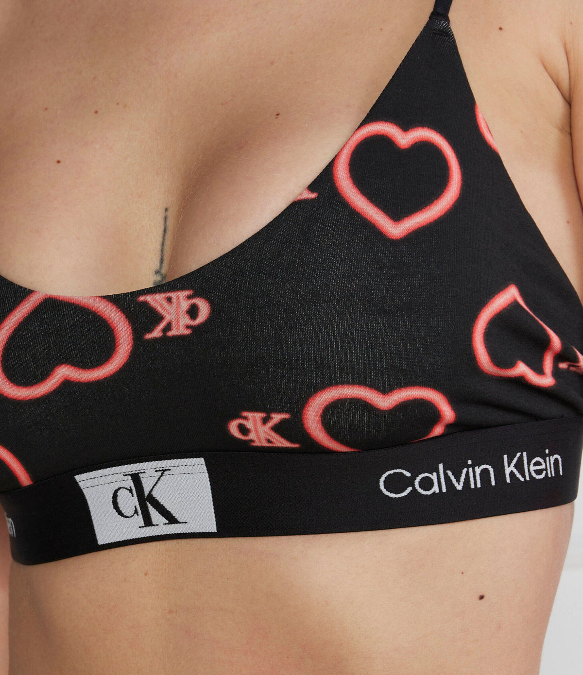 Calvin Klein Women’s Heart-Print Underwear Set – Black