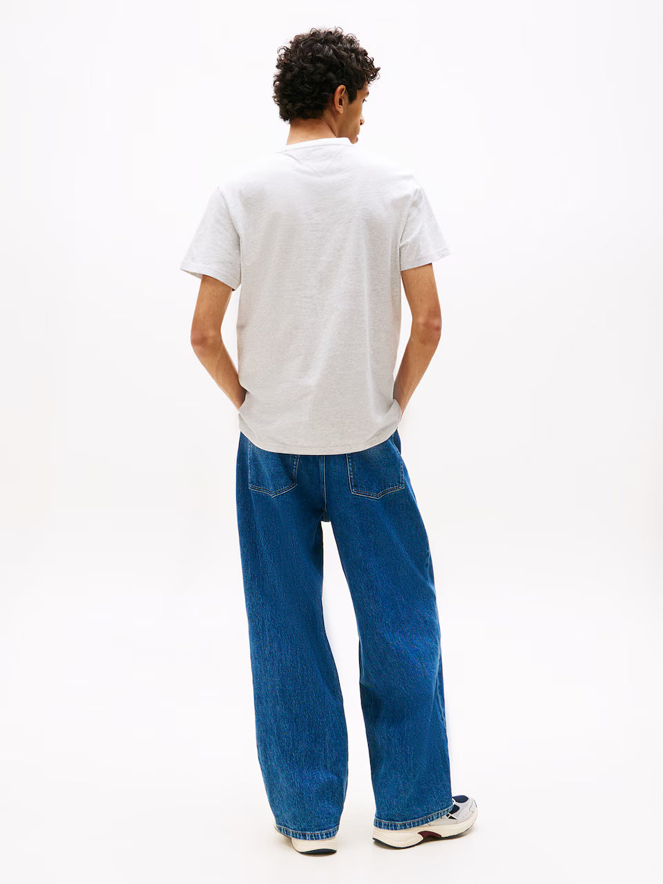 Tommy Jeans szürke férfi póló minimalista logóval