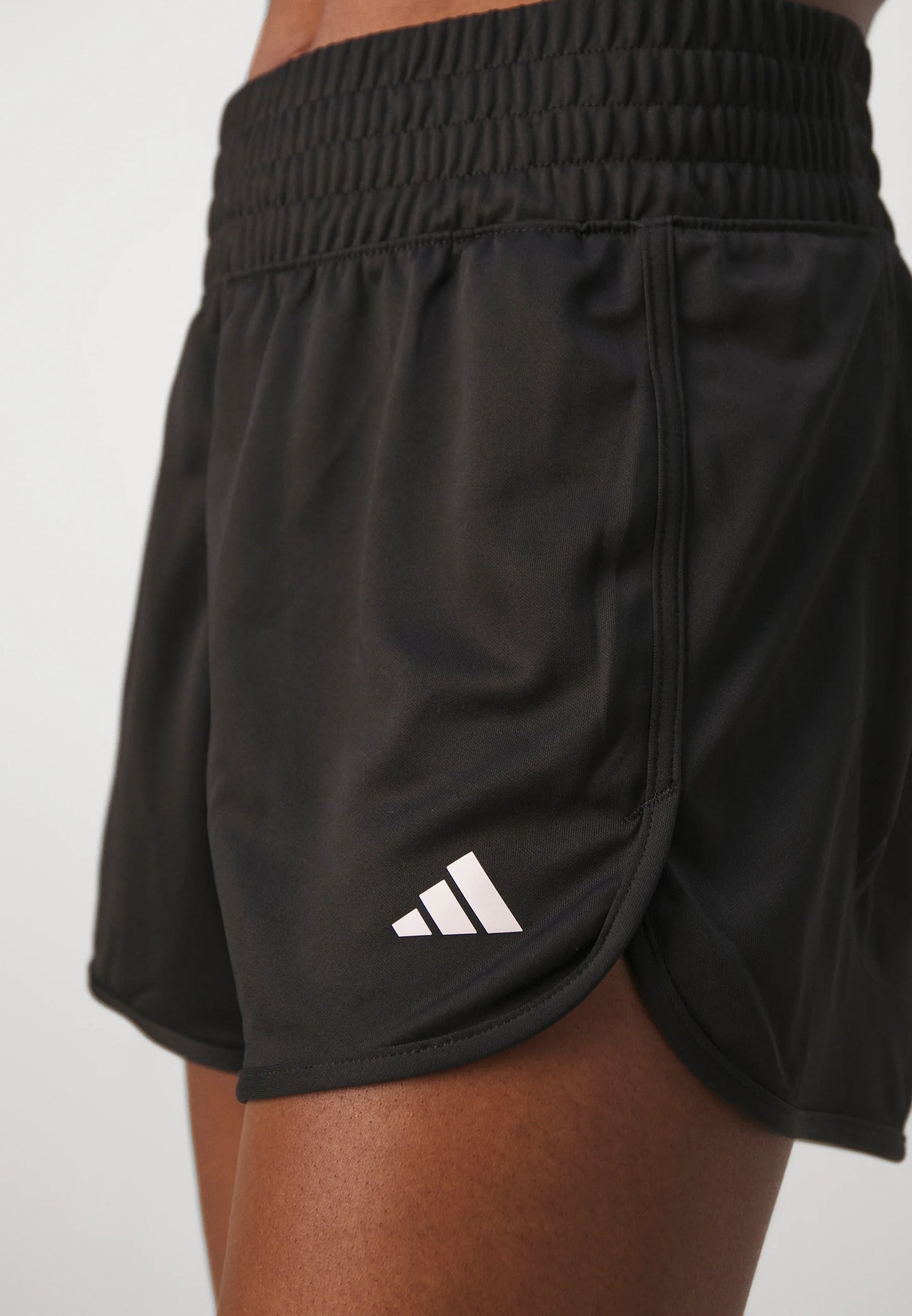 adidas Performance PACER ESSENTIALS KNIT HIGH RISE női sport rövidnadrág fekete