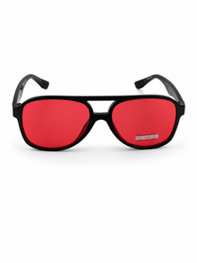 Fekete pilot stílusú napszemüveg piros lencsével UV400 védelemmel | Modern uniszex aviator napszemüveg