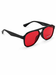 Fekete pilot stílusú napszemüveg piros lencsével UV400 védelemmel | Modern uniszex aviator napszemüveg