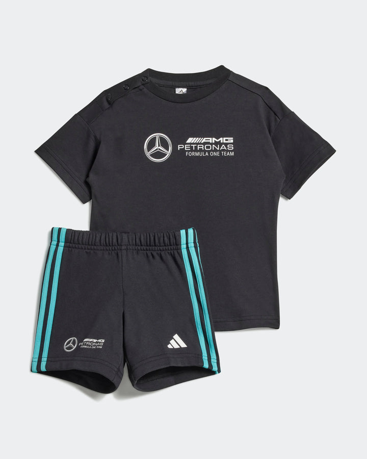 Adidas rövid ujjú szabadidőnadrág fekete szett