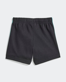 Adidas rövid ujjú szabadidőnadrág fekete szett