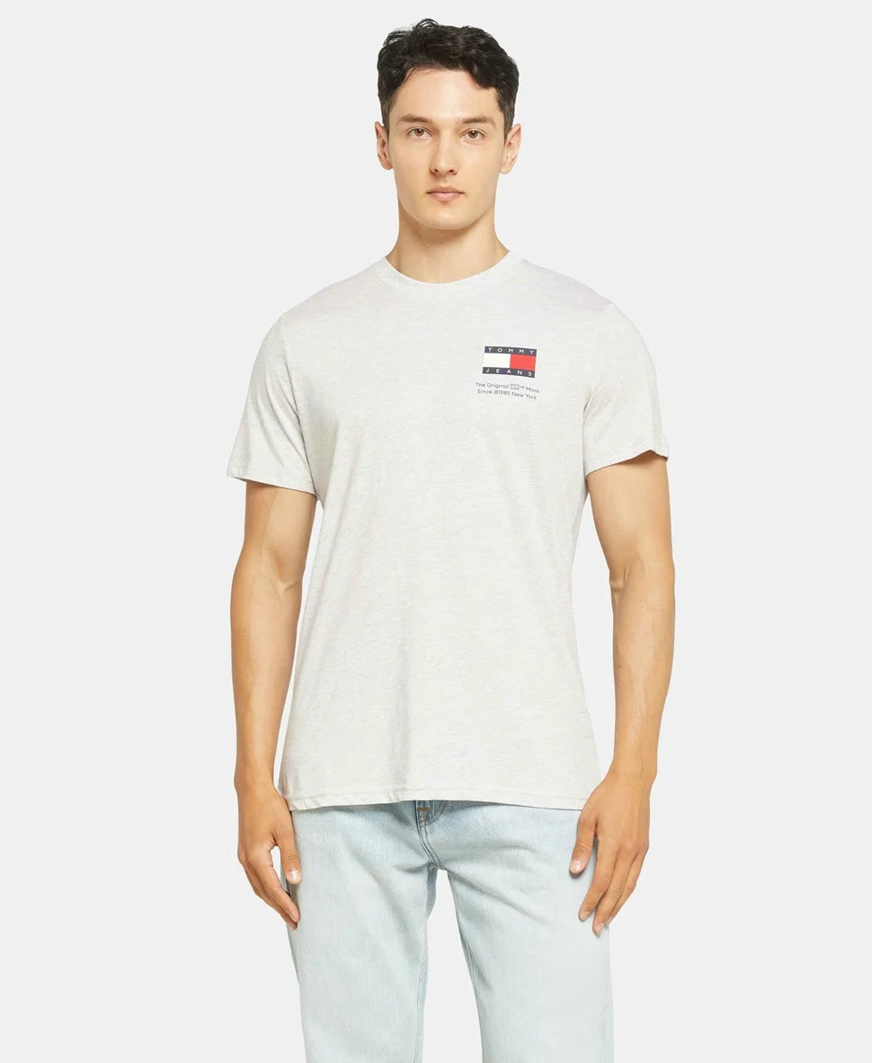 Tommy Jeans regular fit férfi póló ezüstszürke színben