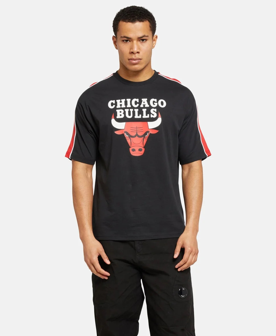 Chicago Bulls fekete férfi póló nagyméretű logónyomással